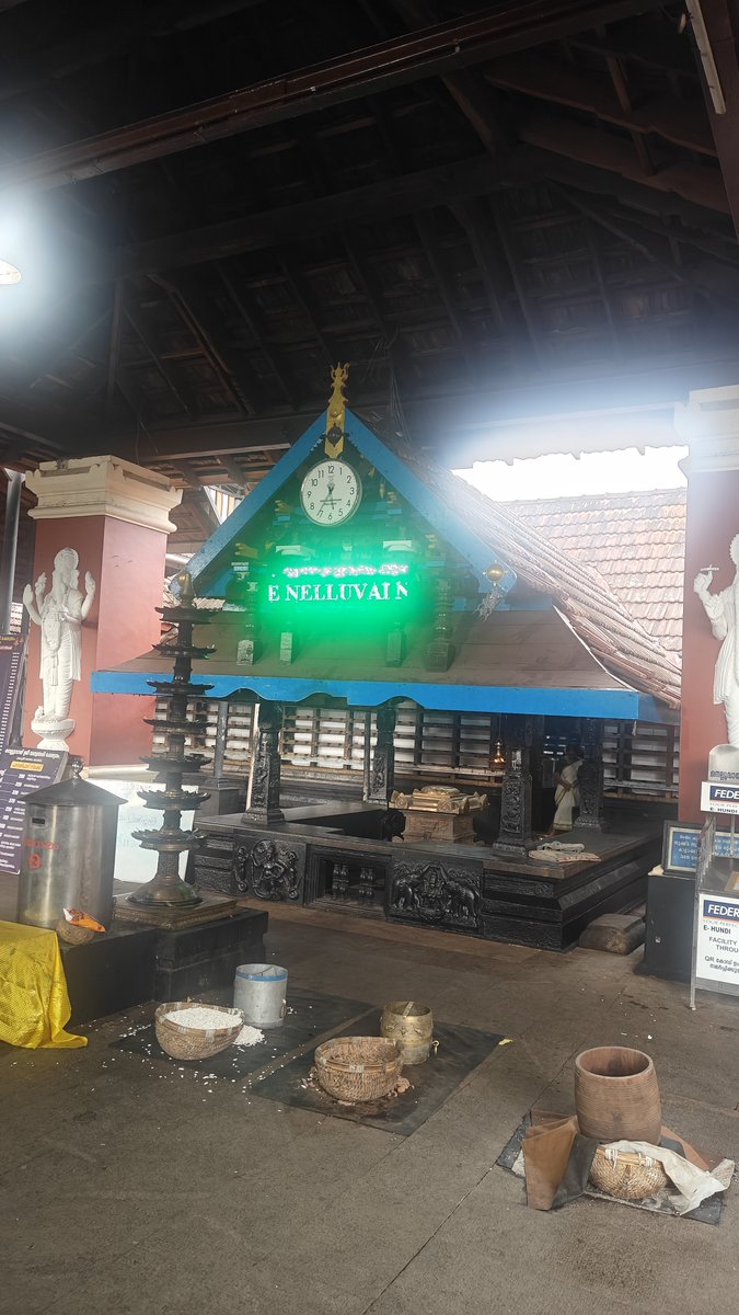 vcswami's tweet photo. Nelluvai Dhanwantri Temple, with a 5000 year history, with Vishnu in his incarnation as the God of Health and Healing https://t.co/tiwAm8mf8W