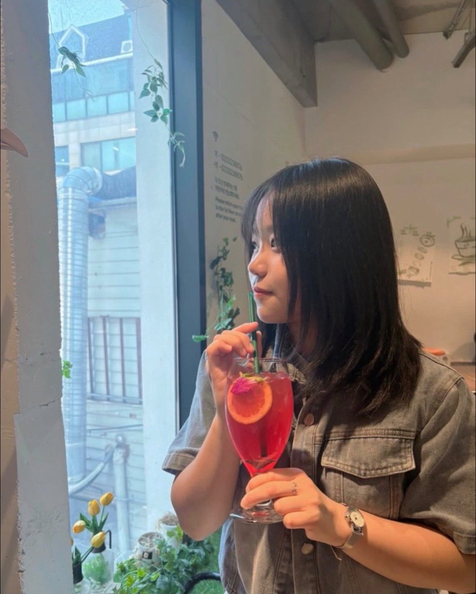2vi8xg's tweet photo. @zlqyvk 자대 패배 16 김진솔
#지인박제 https://t.co/3xd40bDXdC
