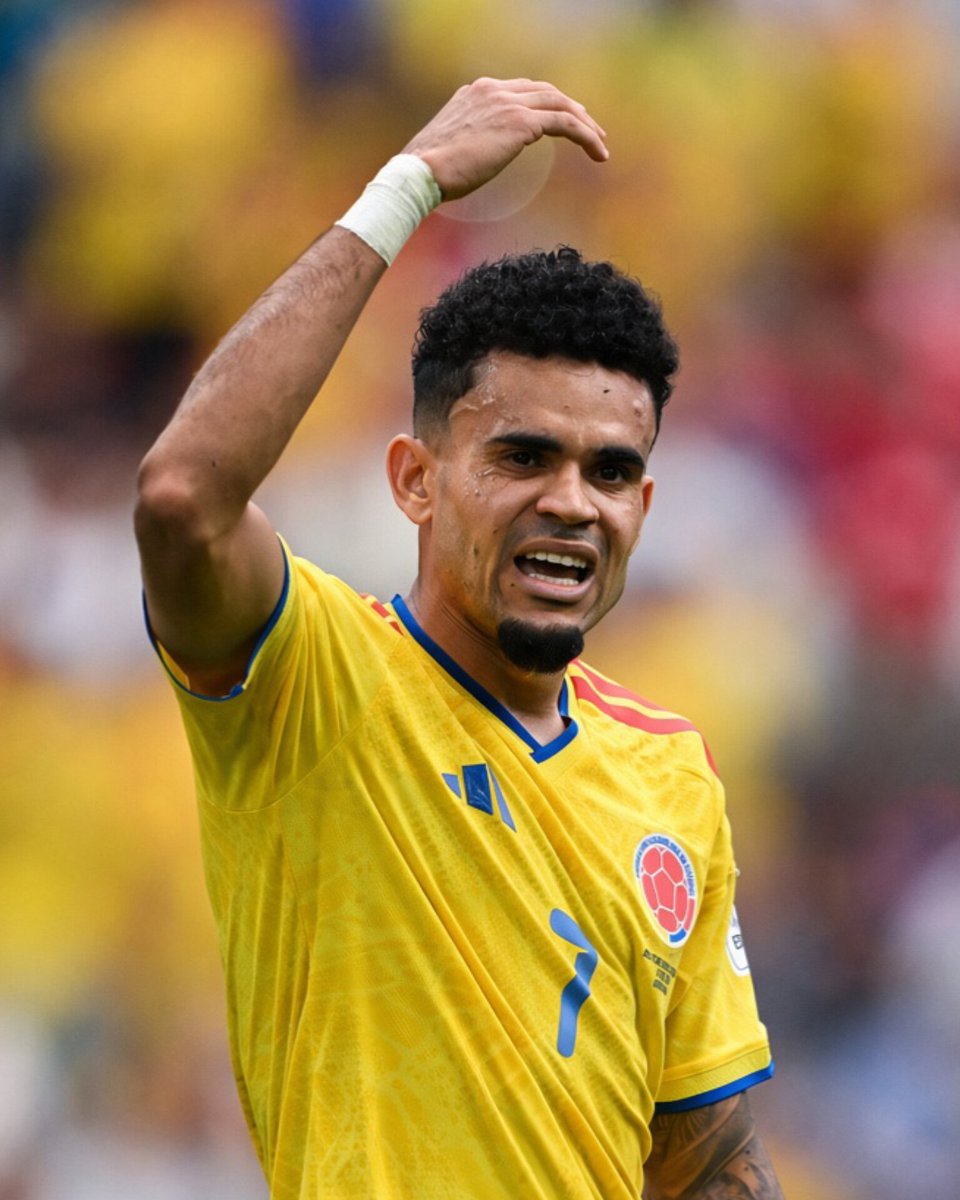 GraficoFutbol's tweet photo. 🇨🇴 | Pidanle perdón a Luchito Díaz porque es lo único que tenemos. https://t.co/8wout9UmIk
