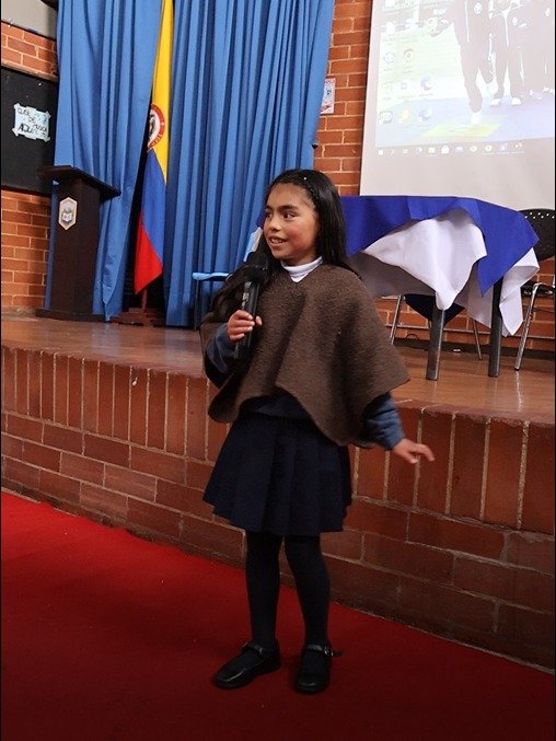 crusmealto's tweet photo. Hoy el #ForoEducativoRural celebrado en el #ColegioSanCayetano nos recibió con nuestro proyecto el #Podcast #ElEcoDeTuVoz, allí mostramos como respondemos a las necesidades e innovación tecnológica. CRUA una #UnaEducaciónQueTeResponde #AquíSíPasa 
@Educacionbogota @Bogota https://t.co/dCPg435jPn