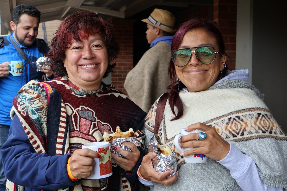 crusmealto's tweet photo. @Educacionbogota @Bogota #UsmeRural #Usme #ForoEducativoRural #Compartir  #CEDRural #CRUA #BogotáRural #ColegiosTerritoriosDePaz #UnaEducaciónQueTeResponde #BogotáMiCiudadMiCasa #AquíSíPasa #EducaciónRural #ColegioSanCayetano #Amigos #PrimeroLaInfancia #Ruana #IdentidadRural https://t.co/lD5pAcG2Wn