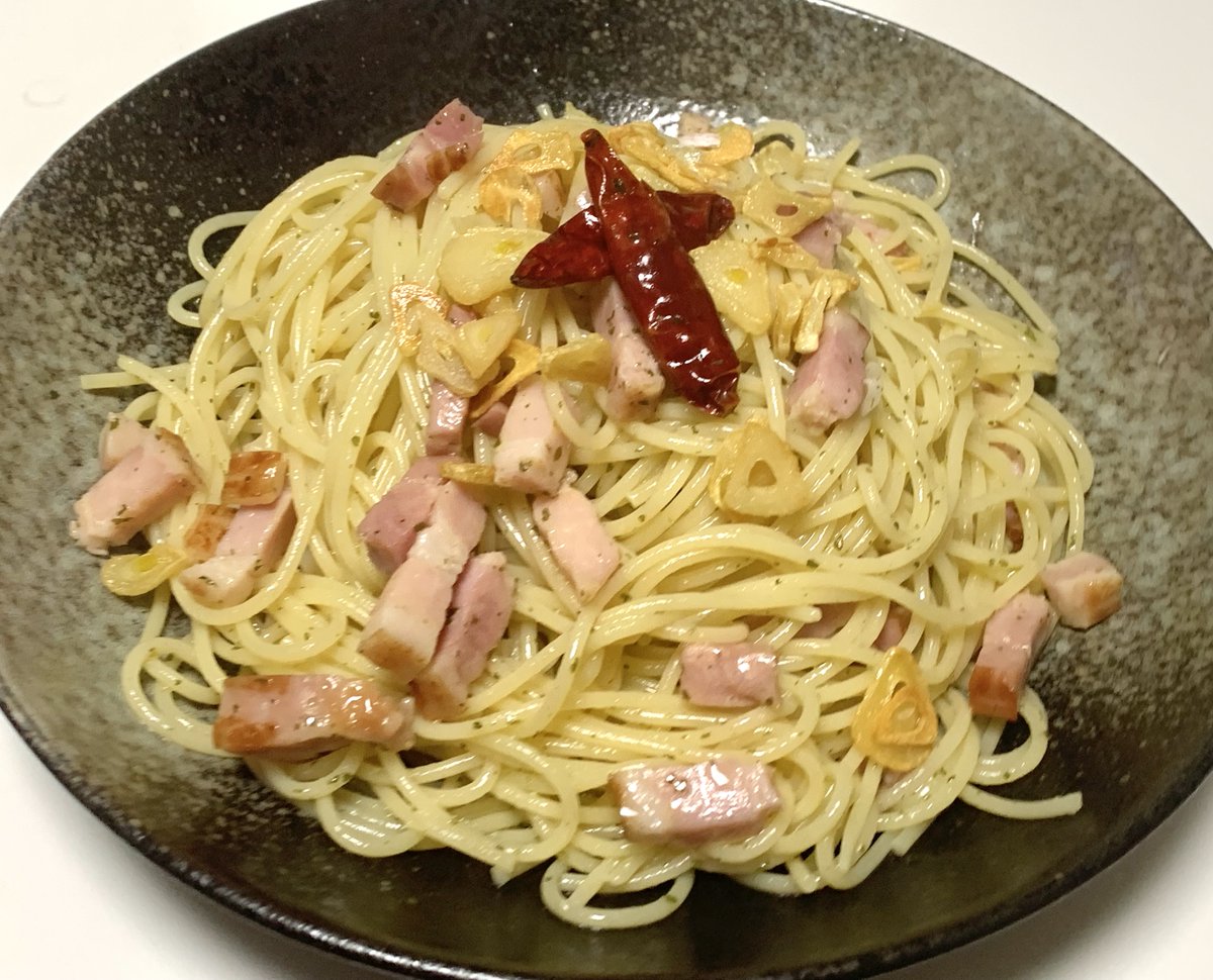 kikomotu's tweet photo. この食べ物を『ぺ』を使わずに表して下さい https://t.co/hDjTN4bihu