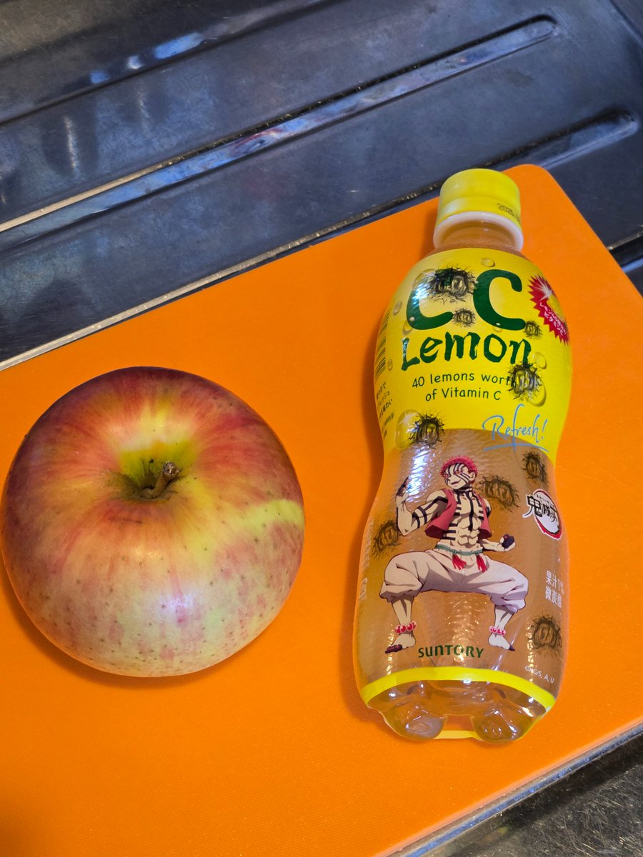 motsu______'s tweet photo. りんご × CCレモン煮🍎🍋
※何この異次元の組み合わせ天才
※汁を煮詰めて激ウマソースも収穫した
りんご1、CCレモン250㎖を弱火で18分 https://t.co/ul6GqDPhQK