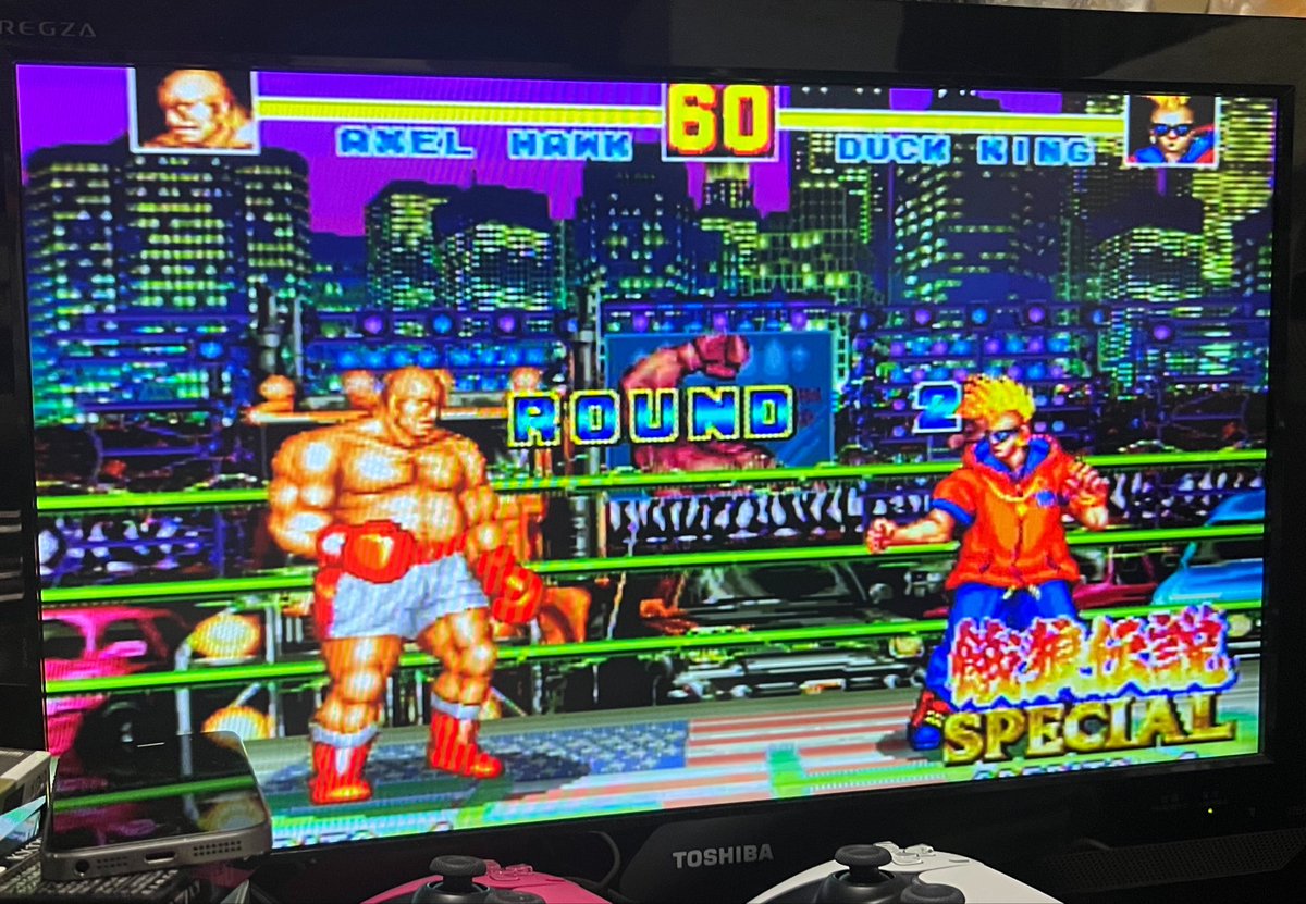 independentnet_'s tweet photo. みなさんゲームしてますか？
今日はネオジオROMを久しぶりにひっぱり出してプレイ。この餓狼伝説スペシャルはドフで2000円で購入。取説に痛みがあるがこの値段だったら購入しました。
ネオジオは画像も良く凄いですね。
本体も傷等があるが宝物です。 https://t.co/kNhQMo17V1