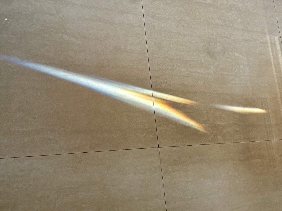 amnalakdawala's tweet photo. caught a rainbow in my own house &amp; made a wish <3 https://t.co/PNOie8ZVCU