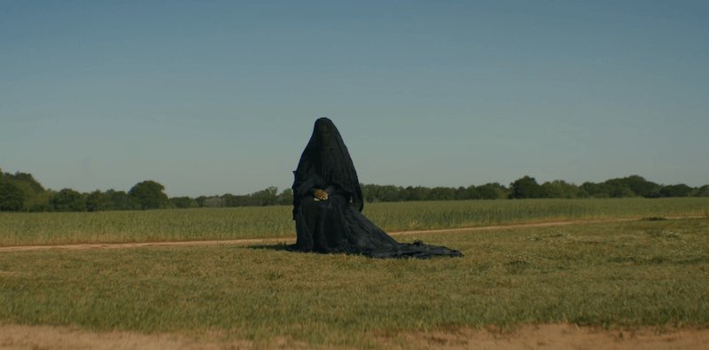 itsyetme's tweet photo. هذا فلم رعب اسمه woman in the yard قصته ان اهل البيت تطلع لهم ذي السودا في حوش بيتهم و تروعهم اتوقع وصلت الفكرة #٢٠٣٠_بلا_نقاب2 #٢٠٣٠_بلا_نقاب https://t.co/pmxLHELTxz