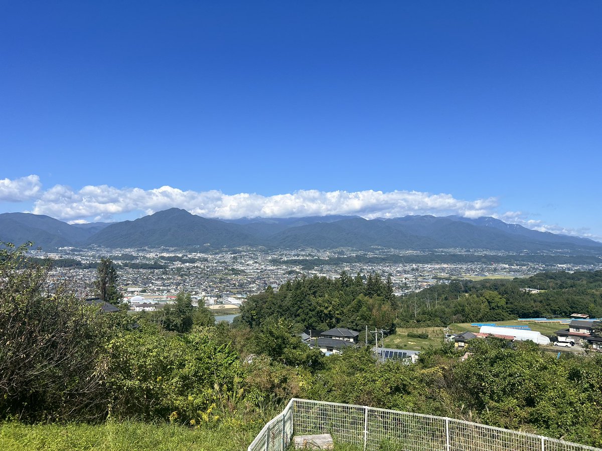 sibamaimai's tweet photo. 峠の茶屋~EASYON行って見た、絶景を見ながらのスキレット飯◎！ https://t.co/0L1xdqhCEf