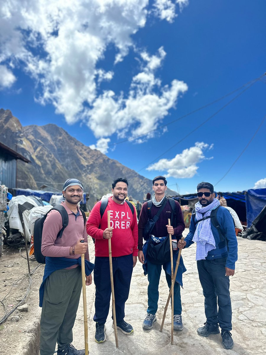 iPradeepSangwan's tweet photo. At Kedar dham yatra there is a water tap every 200 meters 

No need to buy plastic water bottles, if at all you buy one keep reusing please 

The amount of PET bottles is staggering 

Carry your bottle and #carreymeback

मेरा केदार स्वच्छ केदार 💚 https://t.co/oB0dBXzc8b
