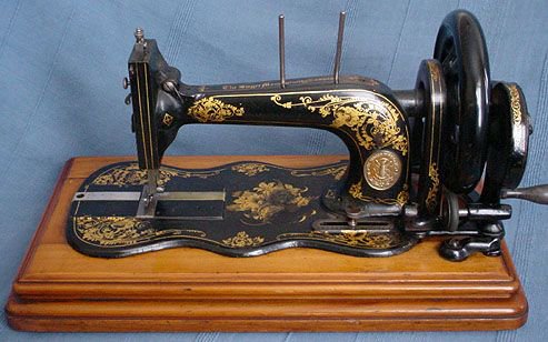 ConnieTWillis's tweet photo. Do not keep an 1890s cast-iron sewing machine in their dining room. But look at this mechanical marvel! If the modern internet grid collapses a nightmare I basically predicted in my books I will be completely self-sufficient and sewing custom Victorian vests for everyone https://t.co/wq093fxAl3