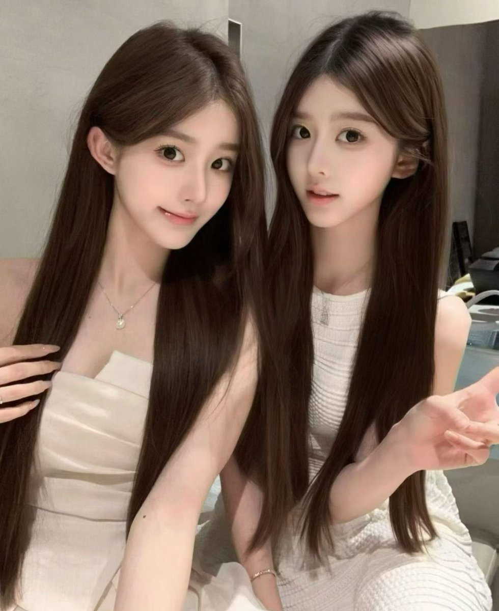 Dianalv4et's tweet photo. 有人想锐评一下我跟闺蜜的福嘛 🥹       

真心给福（人机不要来）   

真没有🚪  流言 1 我真的给呀 https://t.co/nJoYia1MNV