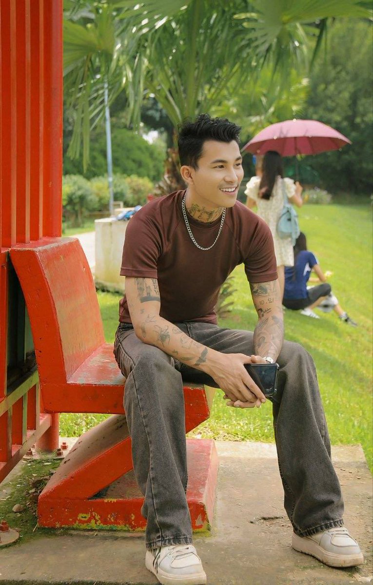 _kiko1991_'s tweet photo. လီးမဲကြီး https://t.co/bbvUc6ZzFu