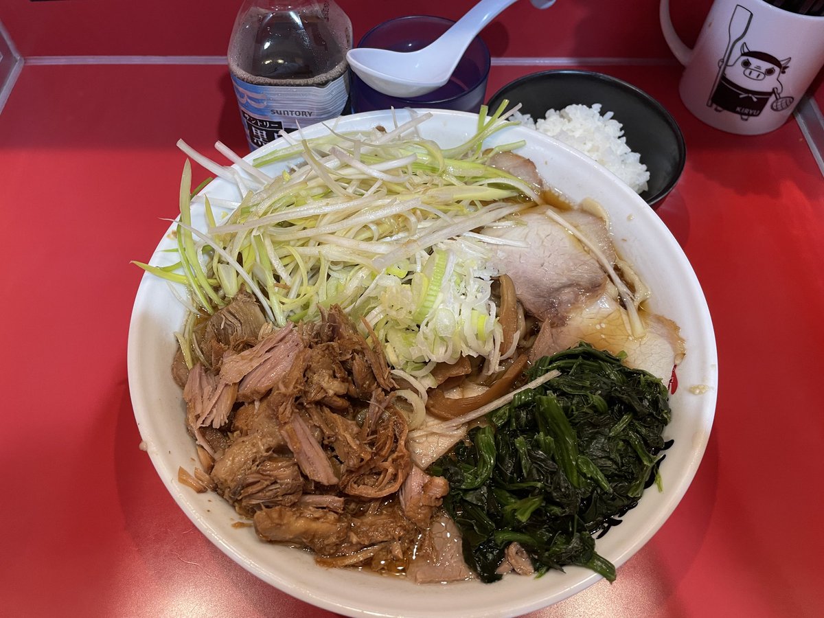 MyHobbiesGoon's tweet photo. 麺屋桐龍🐲久喜店さん@menyakiryukuki 

限定きりちゃん(小)😋🐴旨

「今夜はミニ」で来店したのに、「小」を押して、「🍚お願いします」やっぱり食せずにはいられない笑😆

ほうれん草と味ネギとほぐし豚もいただいて満腹🈵豚は��ロックたくさんあり😋ごちそうさまでした😋 https://t.co/TV0rACCV46