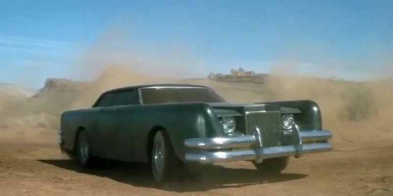Brokenluftalarm's tweet photo. Guys that fuckin car is back https://t.co/kwIw2tiGOF
