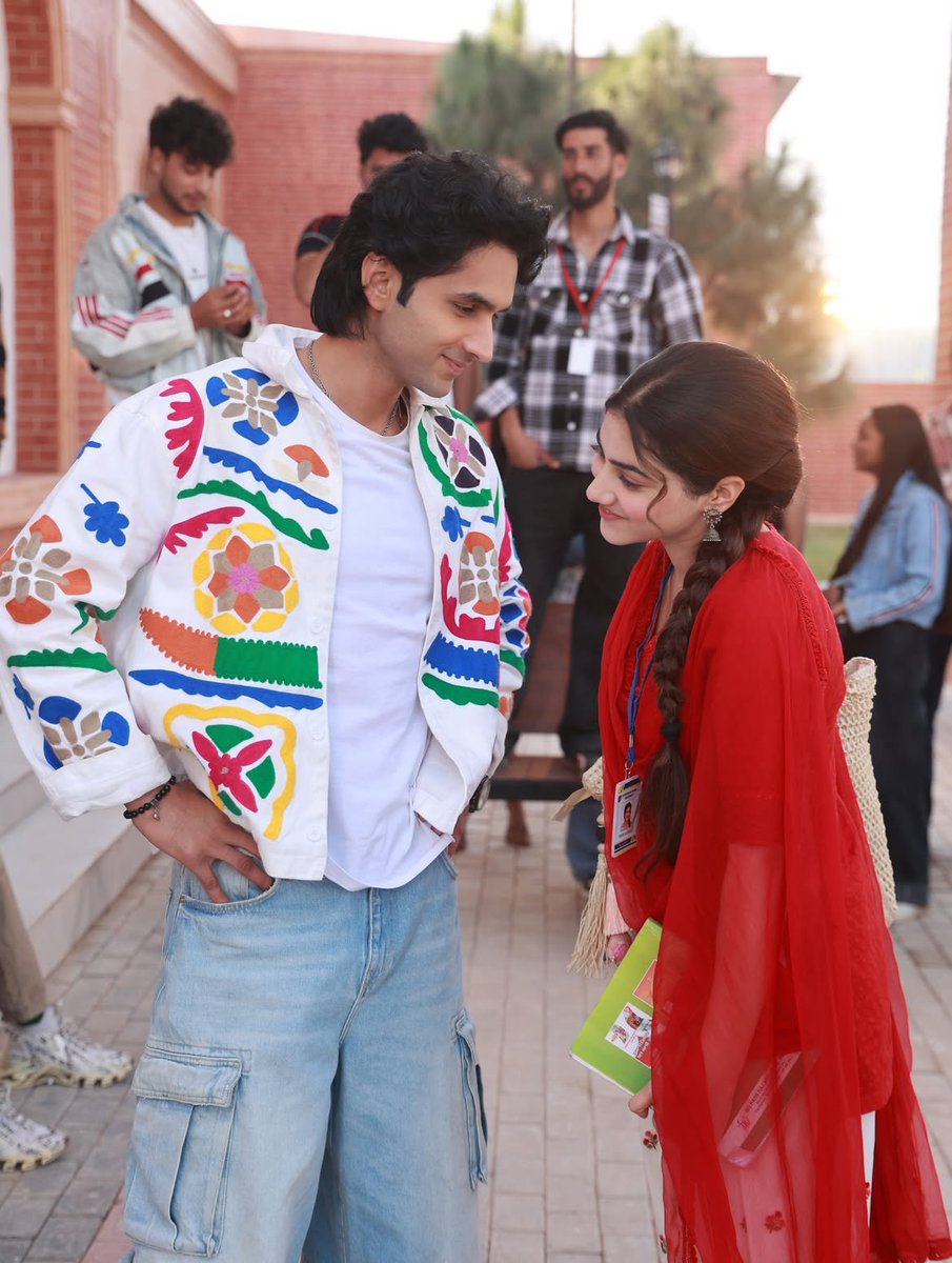 ishqnazariya's tweet photo. i miss this styling and makeup sm https://t.co/Tv6M5SqNKS