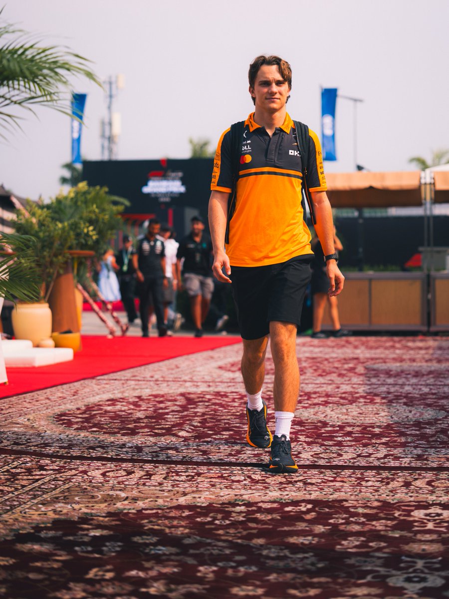 McLarenF1's tweet photo. Arriving for Quali day in Sepang 👋

#McLarenF1 | #BahrainGP 🇧🇭 https://t.co/pTGiQgcUDF