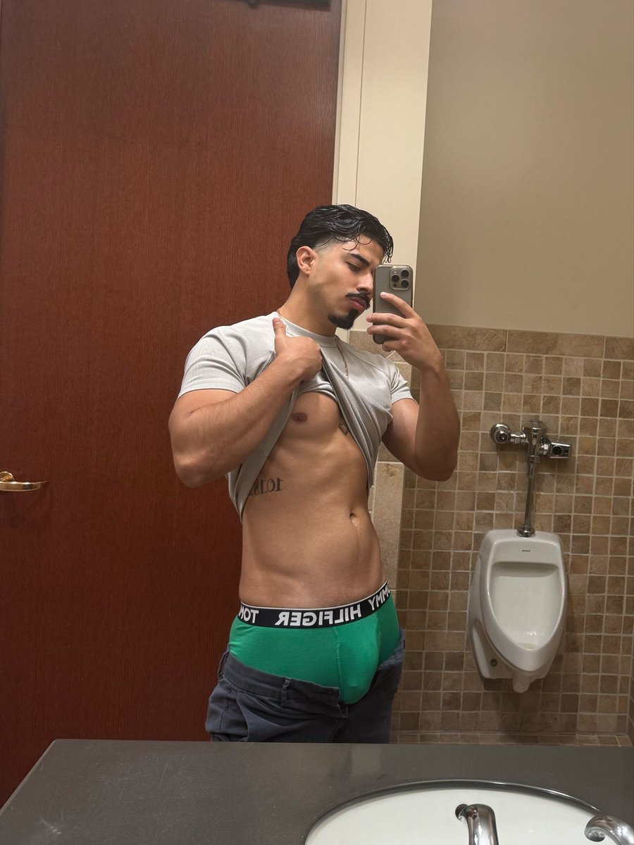 zamdrian's tweet photo. Uncensored content 🌶️���⬇️

https://t.co/X9MGR8yuSQ https://t.co/lhDcVBt8rs