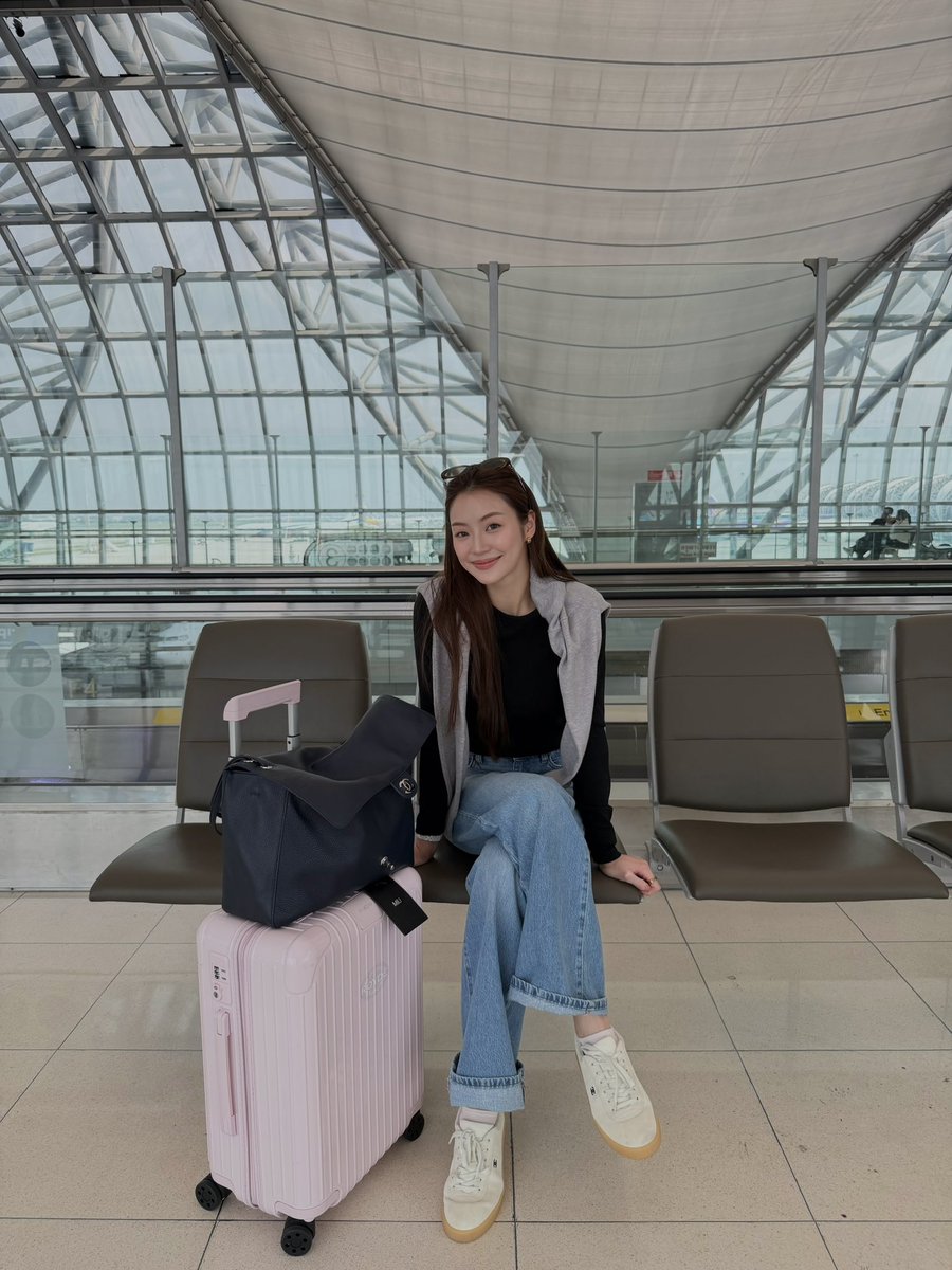 miunatshaa's tweet photo. Paris bound🥐🤎 

#CHANELSpringSummer 
#CHANEL #PFW 
#CHANELSS27xLenaMiu 
#MiuNatsha https://t.co/rjuoHCuS3J