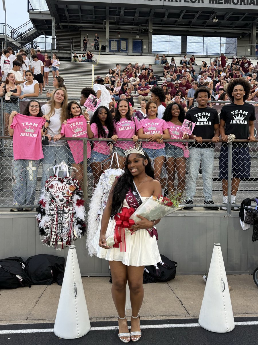 FloresASLGRHS's tweet photo. @LonghornStepper our QUEEN

#WeAreGR https://t.co/w9NeZQPqOy