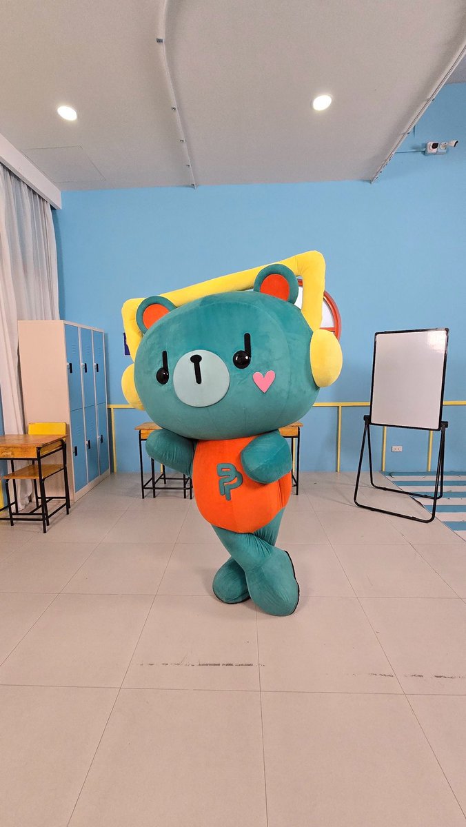 permpoon_GMMTV's tweet photo. ฟองเยอะเกินไปแย้ว🫧ซื้อยาสีฟันที่ถูกต้องทำยังงายค้าบอาหมอตู🦷🪥
#ClubFunDee #PERMPOON https://t.co/qLYAQSnaTk