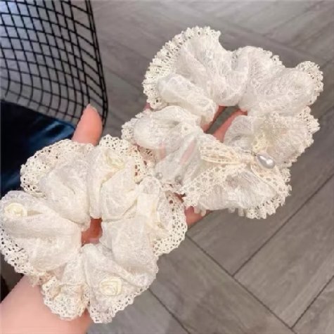 st4rrel's tweet photo. hair accessories 🌸🌺

— a thread https://t.co/u0P284yM4Z