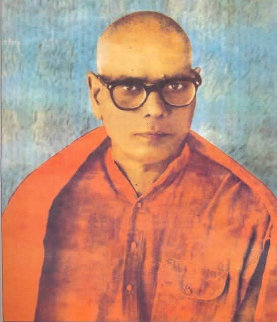 BhatkhalkarA's tweet photo. ३ ऑक्टोबर १९०३
निजामाच्या जुलमी राजवटीविरुद्ध आणि रझाकारांच्या जिहादी अत्याचाराविरुद्ध मराठवाडा, तेलंगणा व कर्नाटकातील जनतेला एकत्र करून लढा देणारे  हैदराबाद मुक्तिसंग्रामाचे मुख्य प्रणेते, शिक्षणतज्ज्ञ आणि सामाजिक कार्यकर्ते स्वामी रामानंद तीर्थ यांना जयंतीनिमित्त विनम्र अभिवादन 🙏🚩🌹