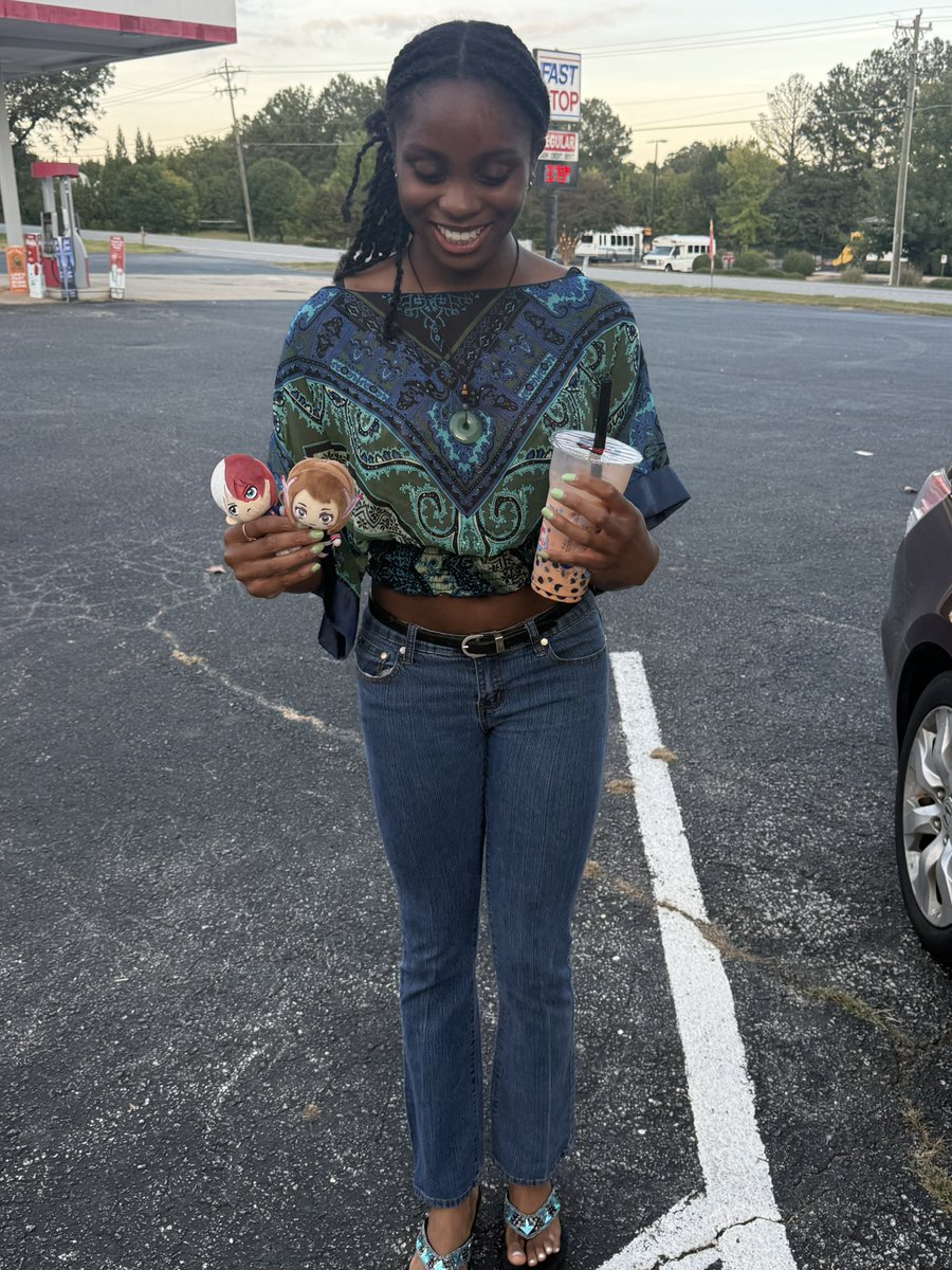 mochasthing's tweet photo. my auntie passed away a few days ago and my friend took me out to get boba and he won claw machine plushies of my favorite anime for me. I got to smile and giggle again after crying for days. https://t.co/O0JoRSFkVI