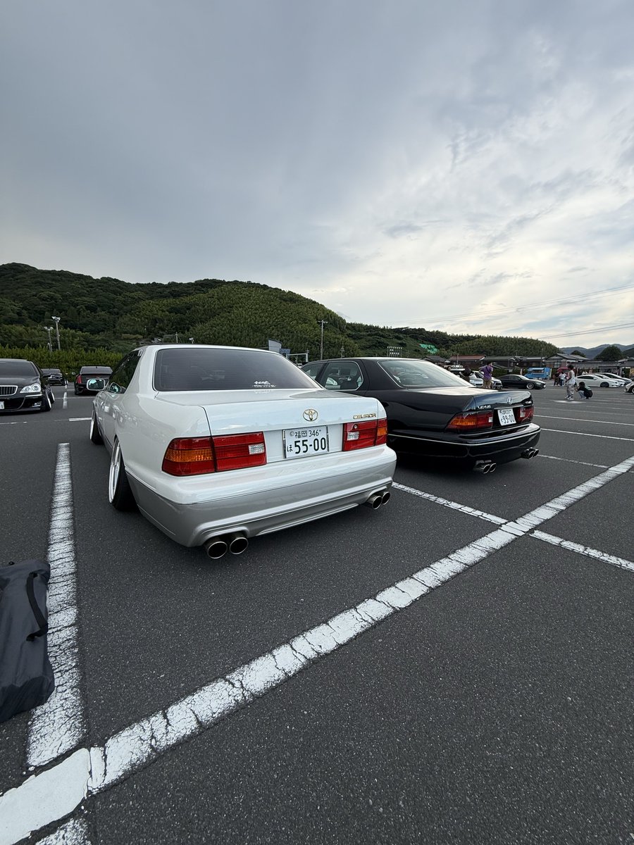 gorikeru_com's tweet photo. どなたか20セルシオ買ってください🙇‍♀️

走行105000キロ前後
黒革、サンルーフ、マルチ
車高調 HKS
フロントアッパー
リアアッパー
リアトーコン
リアロア全T-DEMAND
ロールセンター25mm メーカー不明
純正加工ショートナックル50mm3度付き
マフラー触スト
エイムゲイン純VIPフルエアロ
ワンオフ加工あり https://t.co/RcEHy3y6YW