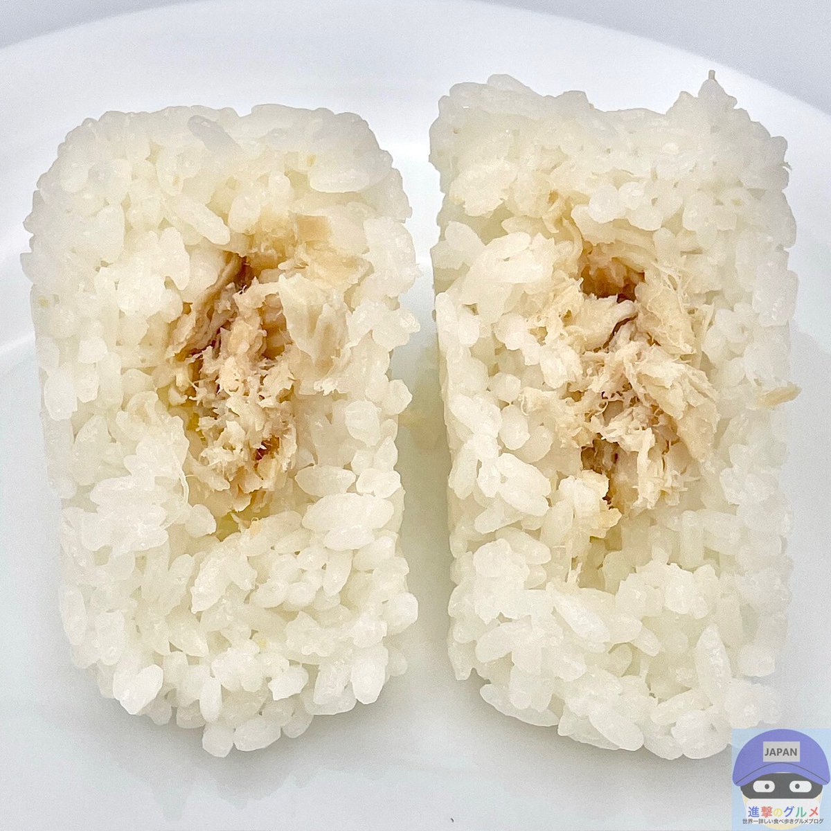rekishichosadan's tweet photo. セブンの「海苔無しおにぎり」はご飯がべちゃっとしている、焼しゃけが白い、、、
https://t.co/Min2n0FTqD https://t.co/X6fyJM9Gij