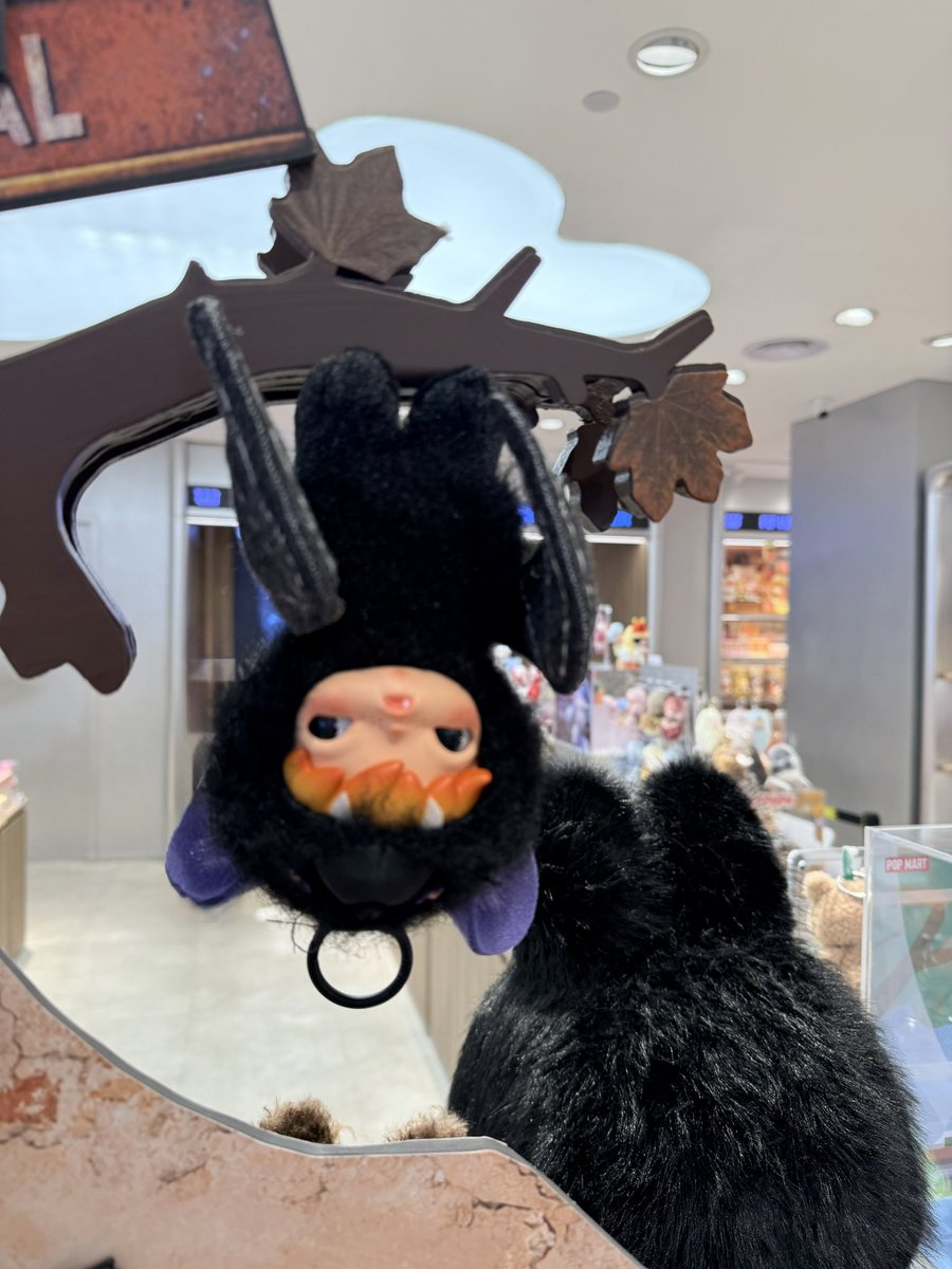 Win2x_JinnyPark's tweet photo. WTS SIAP KIRIM! 
POPMART HIRONO AFTER DARK series! 
Upside down ✅
murah aja yuk!

#zoanauang #popmart #hirono #afterdark #upsidedown #Runaway #plushpendant #wts https://t.co/ozgSbyymlg