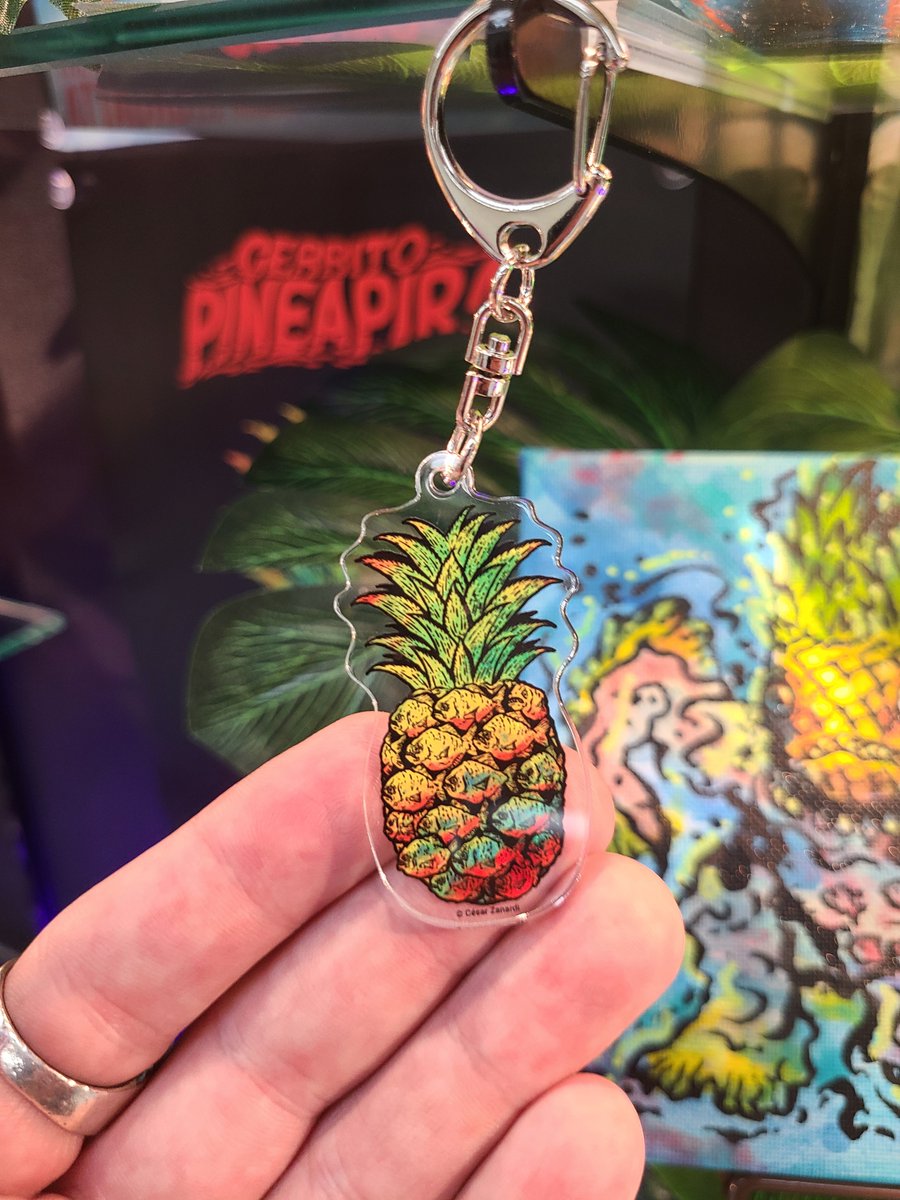 CerritoYokai's tweet photo. 🍍🐟🐟🐟 the ICON 🍍🐟🐟🐟 CERRITO PINEAPIRAアクリルキーホルダー! @hakaba_gallery 発売中です!
#アクリル #pineapira #パイナップル https://t.co/yulSI2mLTM
