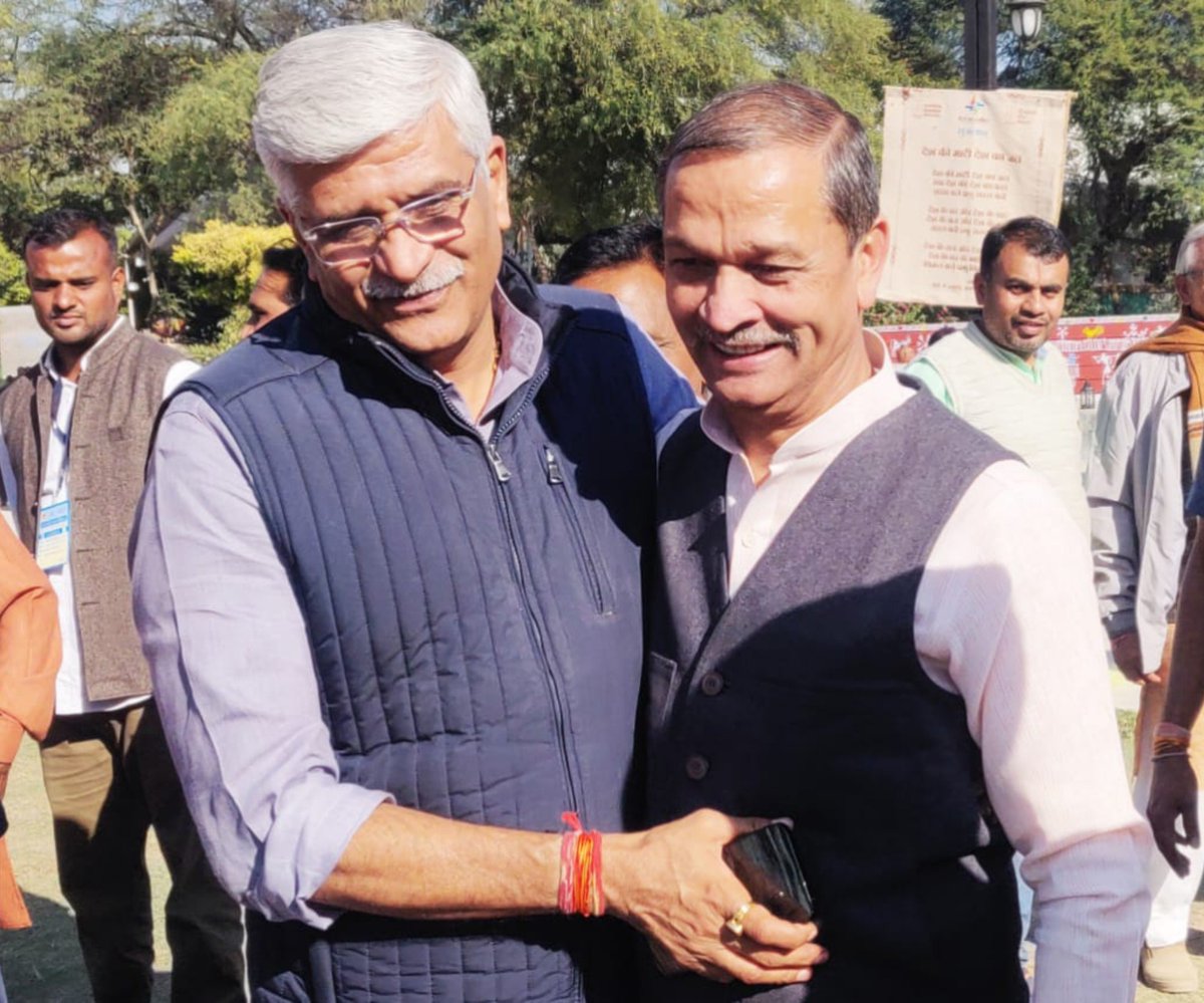 opsakhlecha's tweet photo. माननीय केंद्रीय पर्यटन एवं संस्कृति मंत्री श्री गजेंद्र सिंह शेखावत जी को जन्मदिन की हार्दिक बधाई एवं शुभकामनाएँ। 💐

ईश्वर से आपके उत्तम स्वास्थ्य, दीर्घायु एवं सुखमय जीवन की मंगलकामना करता हूँ।

@gssjodhpur https://t.co/w0QEMCn0cu