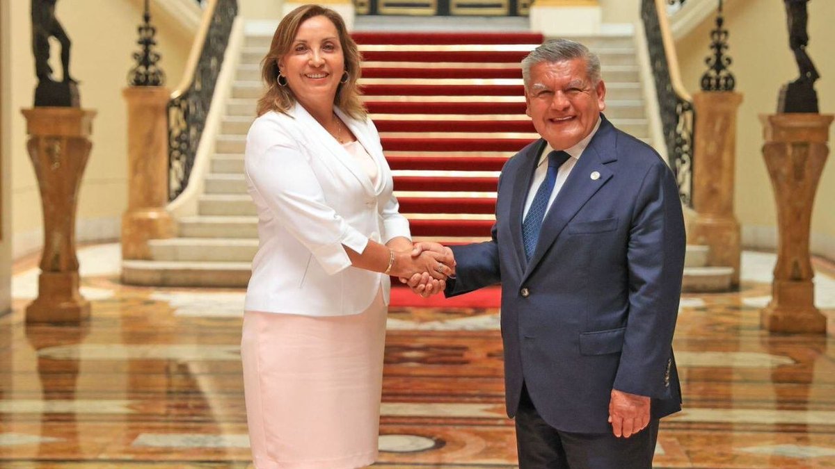 Messilove10ok's tweet photo. @unchasqui Lo peor este tio es el Dina Boluarte de Trujillo llega como teniente traiciona al Loco Moche (Quien no simpatizo sus ideas) se alia con acuña curiosamente se esta lazando por el partido de acuña. https://t.co/VeLmwwDjtY