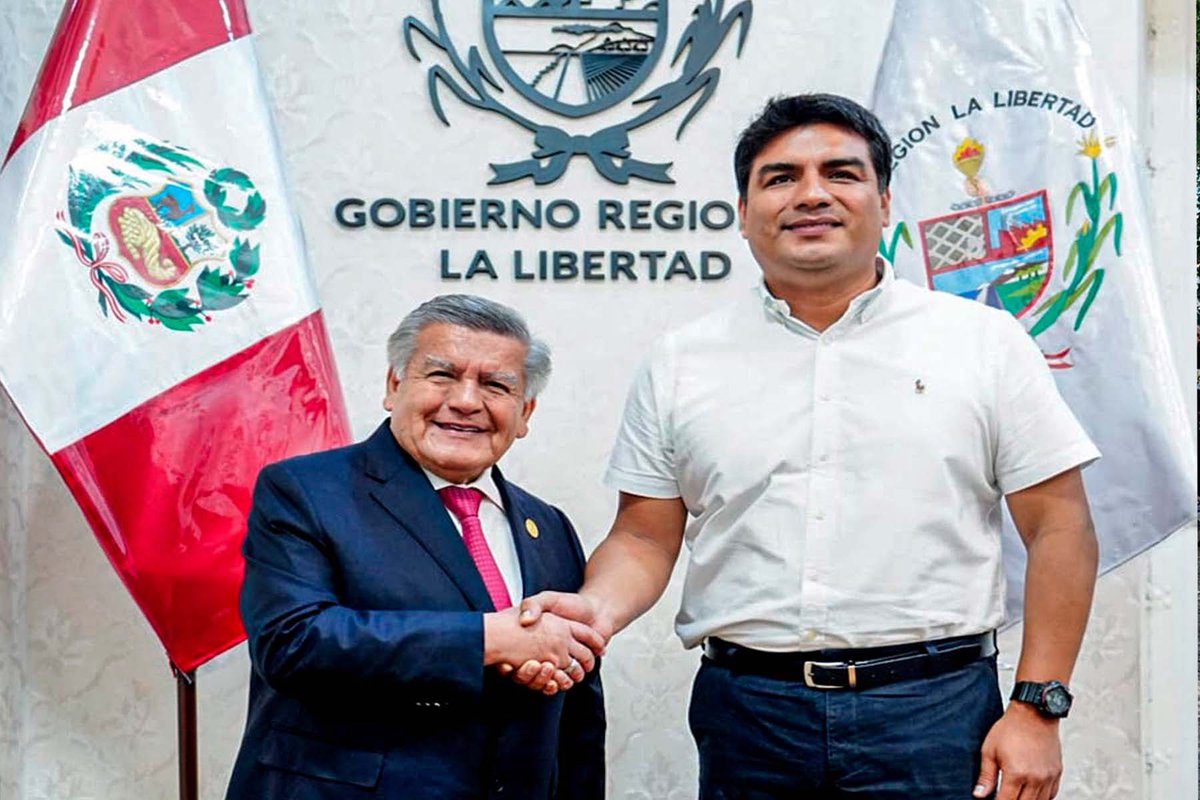 Messilove10ok's tweet photo. @unchasqui Lo peor este tio es el Dina Boluarte de Trujillo llega como teniente traiciona al Loco Moche (Quien no simpatizo sus ideas) se alia con acuña curiosamente se esta lazando por el partido de acuña. https://t.co/VeLmwwDjtY