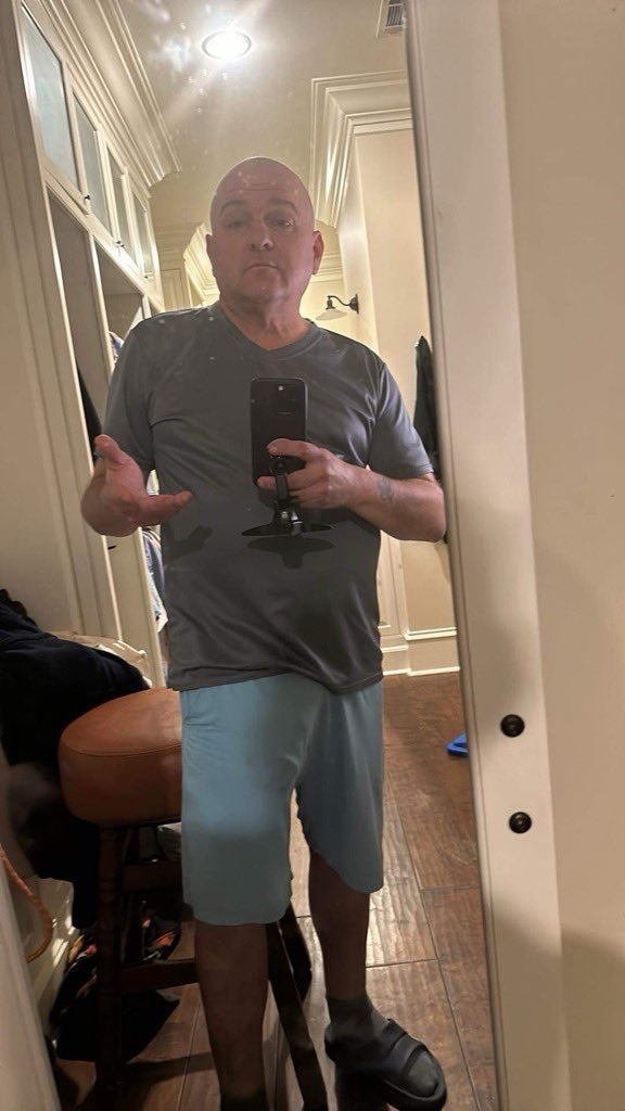 Francis39821471's tweet photo. Home, bored and fucking horny🥱 https://t.co/Ckyei1kT90