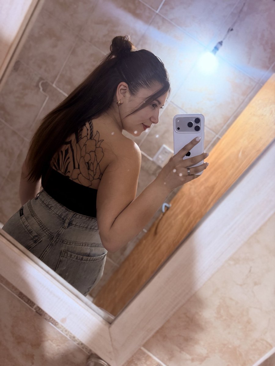 Miliiramirez22's tweet photo. Yo sé que tú no habías visto un nene como yo https://t.co/pDyoRi9eKK