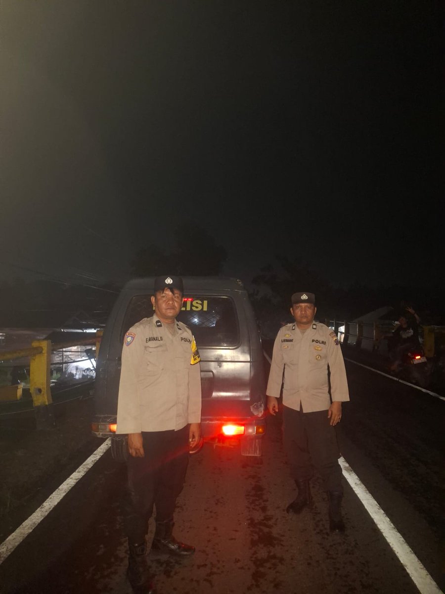 TanjungHumas's tweet photo. Personil Polsek Tanjung Beringin melaksanakan Patroli Blue Light Guna Antisipasi Geng Motor, Begal dan Kejahatan 3C di Wilkum Polsek Tanjung Beringin. https://t.co/QqLVQ4JXnV