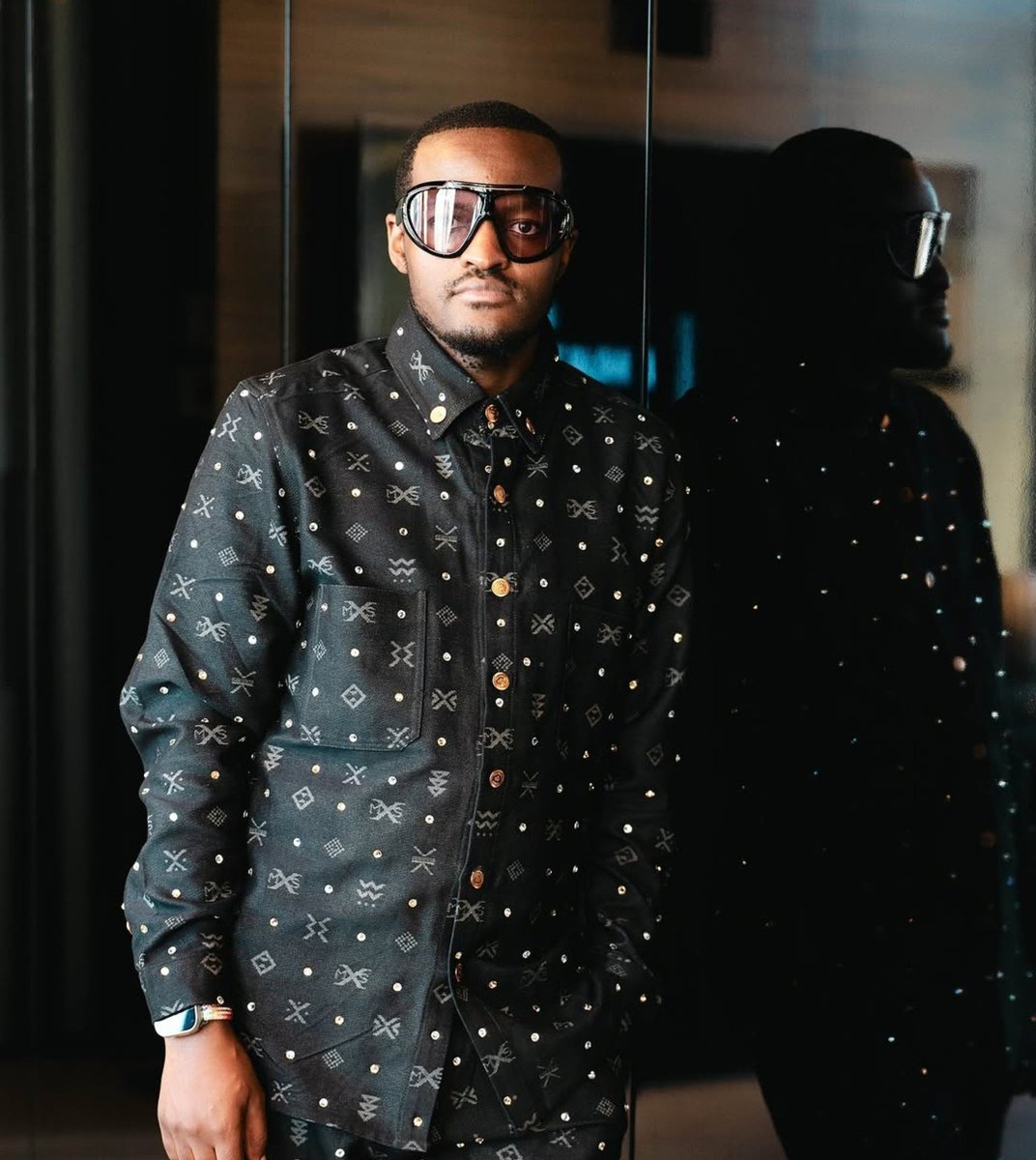 ta_marah7's tweet photo. You won’t believe me if I tell you that Landuma is the only male fashion designer who isn’t gay. https://t.co/p8lYA5Z1ey