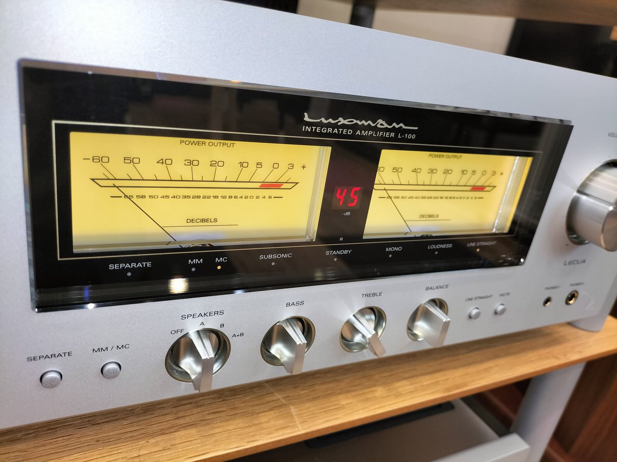 audioassist3678's tweet photo. 準備万端…ですが
今日は16時頃まで玉田がいない…
ということで〜♪✨️
事務員 空の…
ホームシアタータ〜イム👍️😁
VIVANT…まだ18話見てなかったので…と
#三重県 #四日市市 #オーディオショップ
#オーディオアシストたきしょう

#LUXMAN
#L100CENTENNIAL  #L507Z 
#L509Z  も試聴できます👍️ https://t.co/H67kgCoC19