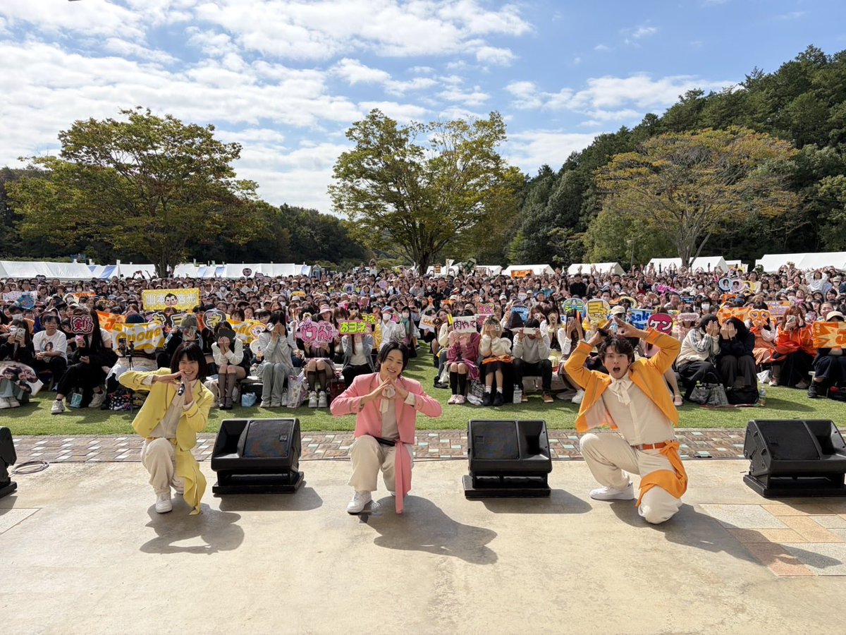 monaki_official's tweet photo. 本日は
「第20回かさま新栗まつり」
ステージイベントに出演❗️

お天気にも恵まれ、気持ちよく歌わせていただきました。
朝からたくさんの方にお集まりいただきありがとうございました🤍

メンバーも栗グルメを堪能しました🌰
おまつりは明日まで開催中ですので、
ぜひ笠間の栗をお楽しみください！

そしてこの後は
15時から日比谷公園で行われる
「Smile＆Green アイが聴こえる ニッポン放送 ラジオパーク in 日比谷2026」のオールナイトニッポン0(ZERO)トークショーに出演します！

https://t.co/XNrQP3rOD8