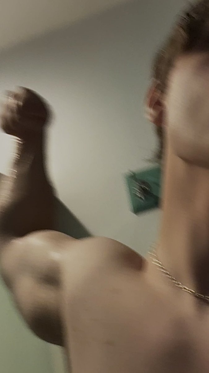 d0minat3z's tweet photo. do you like biceps or bulge more? #arms #nsfwtwt #bulge #biceps #manwhore #bwc #bigdick https://t.co/yKvzprGFe6