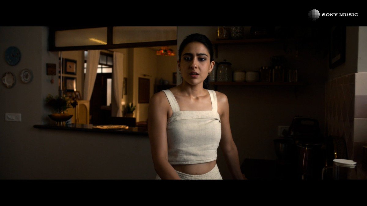 AshaantSagar's tweet photo. Sara has such a lovely way of bringing warmth to her characters ❤️ #SaraAliKhan #UdtaTeer https://t.co/hzSi6BepX8