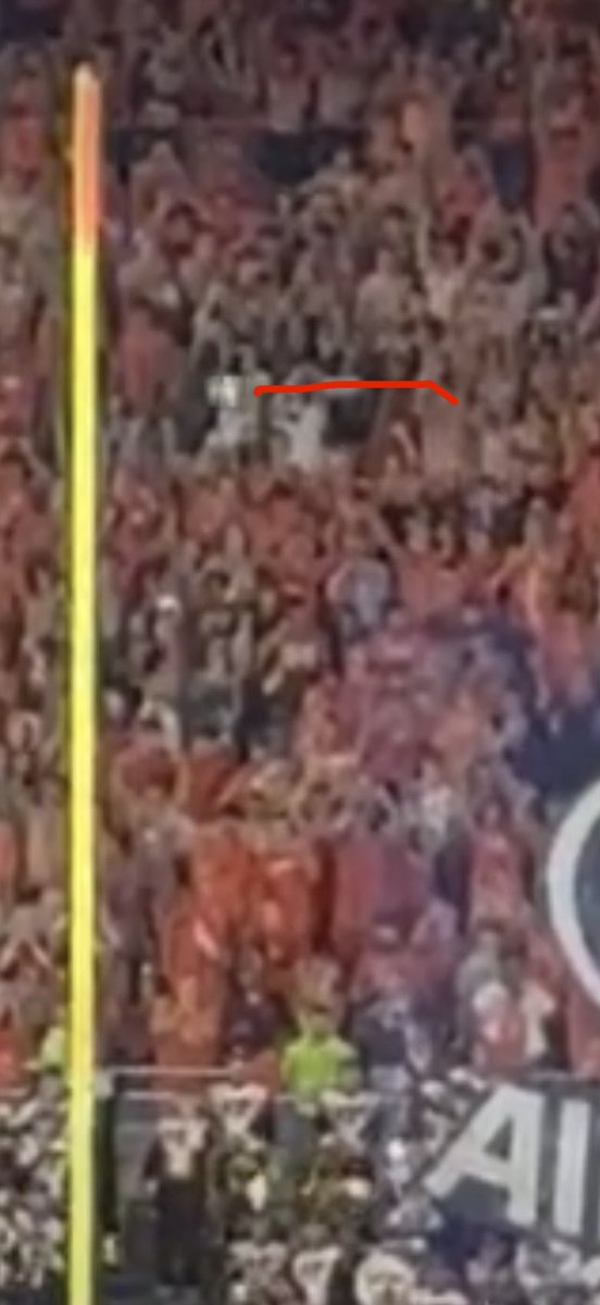 CPark_1985's tweet photo. This is frame by frame by frame.

You can see the red line is the ball &amp; it’s clearly inside.

This was one of the best angles I’ve seen.

Brutal. https://t.co/QRd76DYvQw