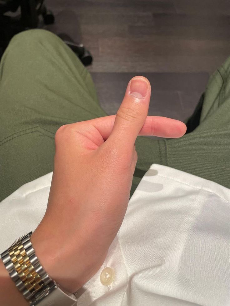 yenningee's tweet photo. 하루토 손 사건:
민슝맹숭 보들보들 매끈매끈 길쭉길쭉한 손이
우락부락 두근두근 울퉁불퉁 남자♡의 손으로 사진찍힌 사건 https://t.co/V7PzZD9mJk