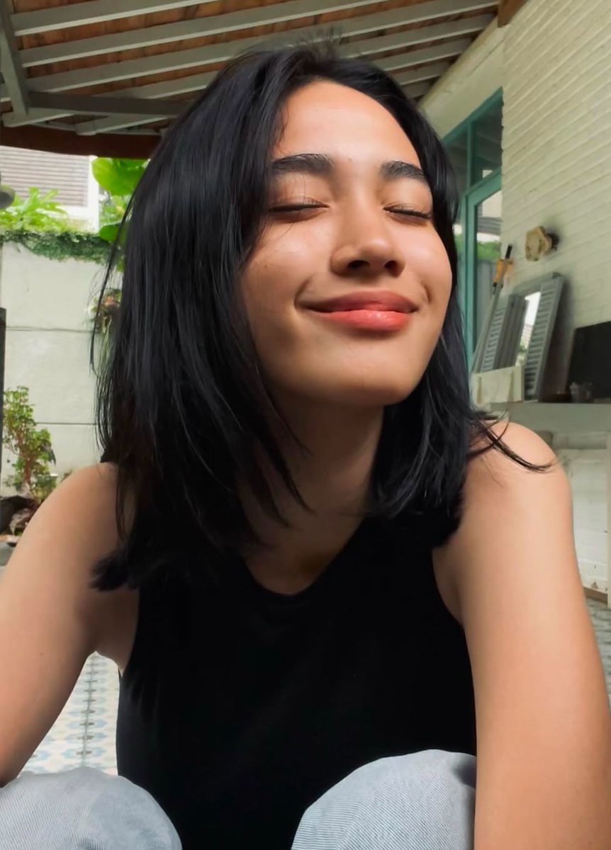 joyyiluzh's tweet photo. mau juga bismillah, women centric, genre coming of age🤲🏻 https://t.co/lqsbsnqZtw