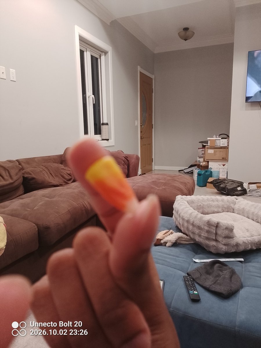 ShaodexRK's tweet photo. 🍬✨️|| 🧡💛🤍✨️
★
🌙🎃–AGH I MISS THIS TASTE! 😭😭😭🧡🖤🧡
(CREDIT by my sister who bought it TvT)👍
—IMMA START LIVE BTW :000🌙✨️🖤🧡
●
#CreatorPost #SpookyMonth
#randompost #RK_Post #irlpost https://t.co/czv6melZrp
