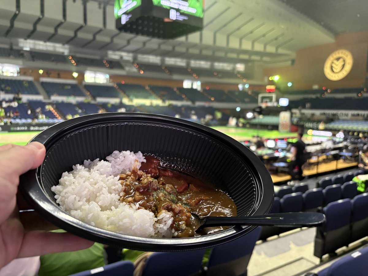 tuckaccord's tweet photo. 肉とろカレー！美味い！ https://t.co/B0yN3PwBWI