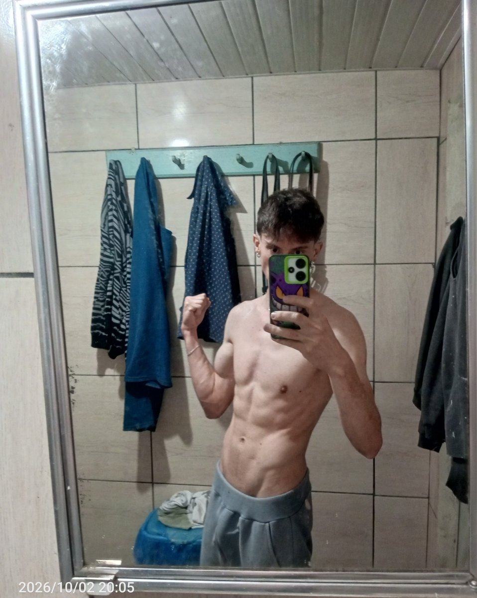 maisumnovinhoai's tweet photo. Cortei o cabelo, gostaram? https://t.co/0gazUhRWOS