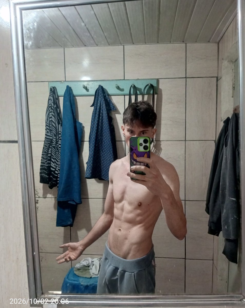 maisumnovinhoai's tweet photo. Cortei o cabelo, gostaram? https://t.co/0gazUhRWOS