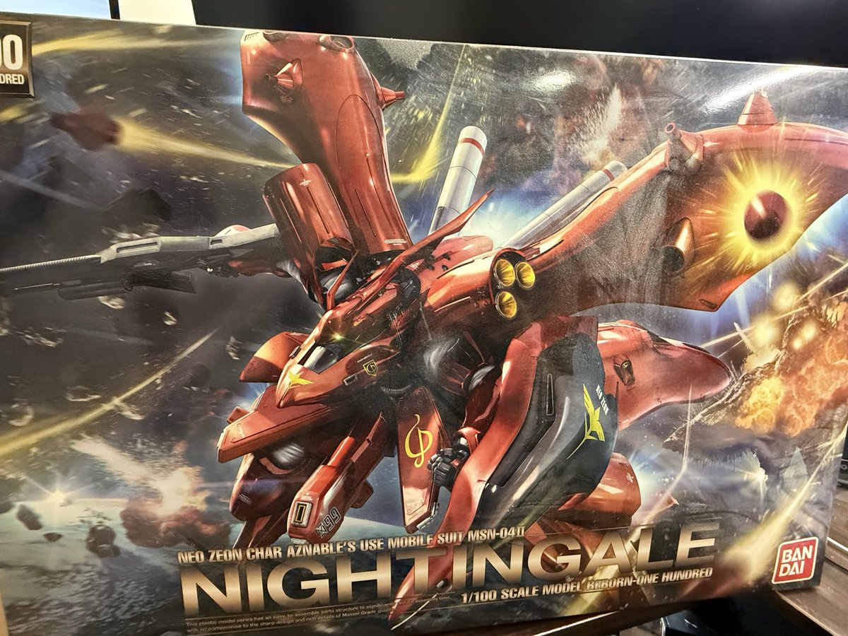 5150_ts_azf's tweet photo. MG Hi-νガンダム(無印)の次は、RE1/100 ナイチンゲール

並べて飾る場所は…組んでから考える https://t.co/ibCcETOmSW