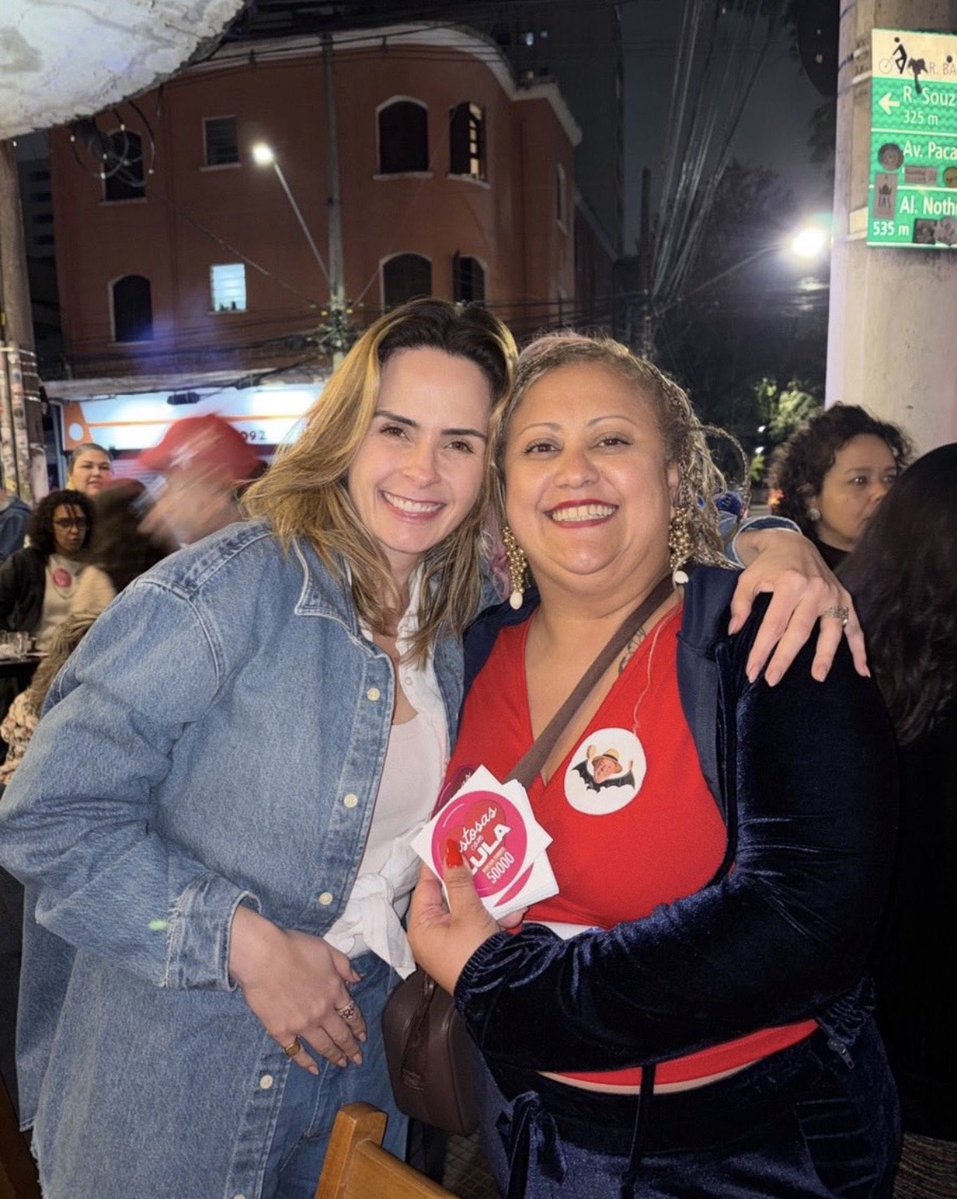 dwdamr's tweet photo. @bwteraexplicit e aqui vemos ela claramente desconfortável num evento de apoio ao Lula, tristíssima! https://t.co/JErvHa4Ooq